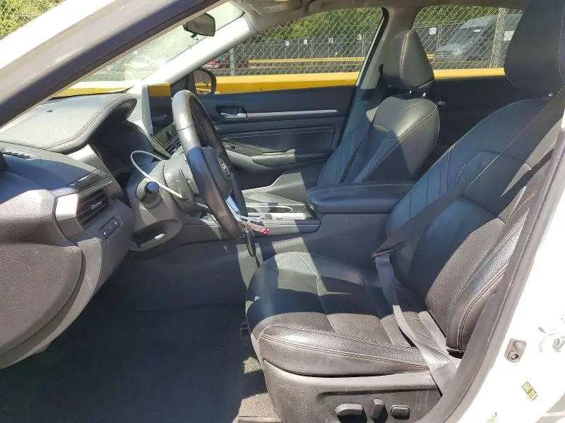 2023 NISSAN ALTIMA SR  