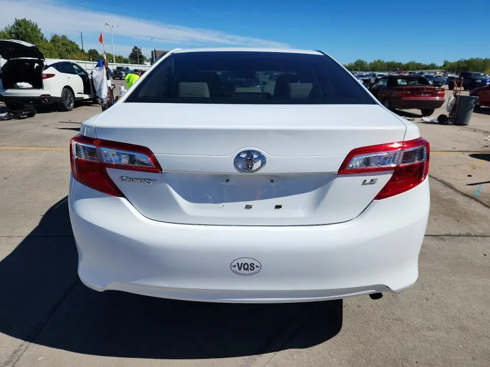 2012 TOYOTA CAMRY LE  