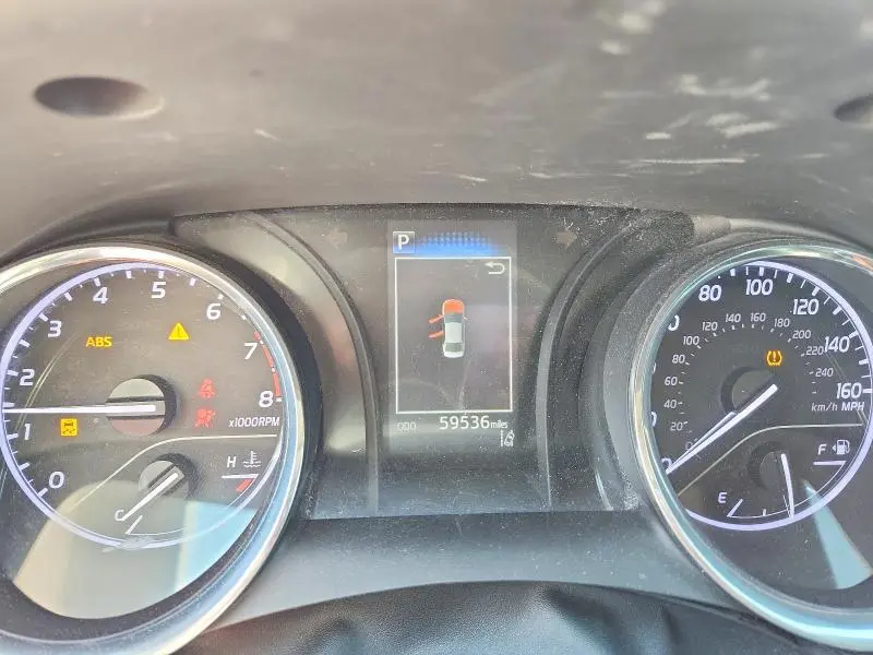 2019 TOYOTA CAMRY SE  
