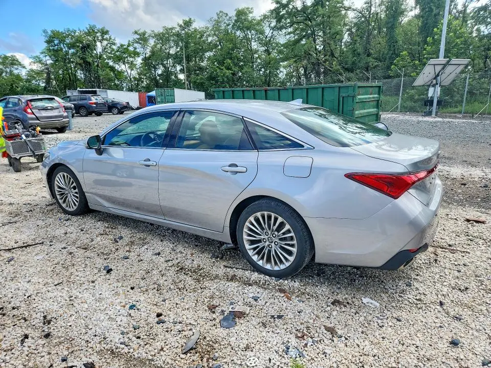 2019 TOYOTA AVALON LIMITED  