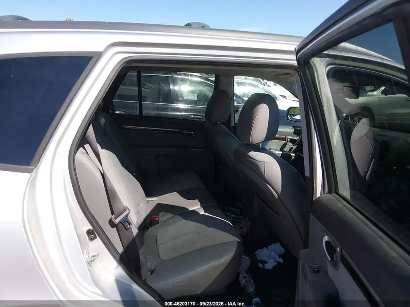 2012 HYUNDAI SANTA FE SE