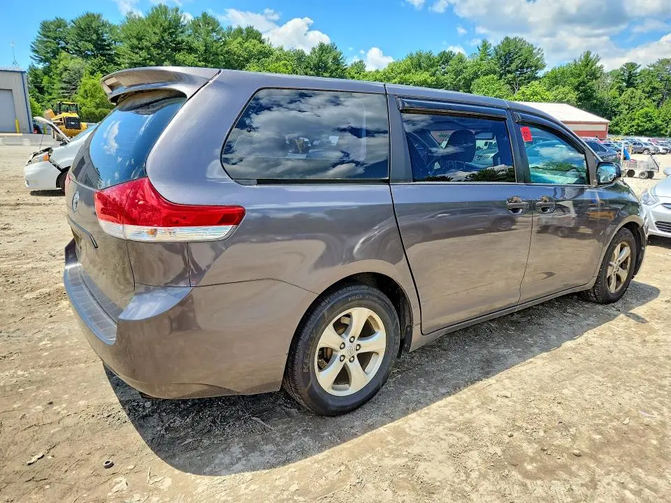2013 TOYOTA SIENNA L 7-PASSENGER  