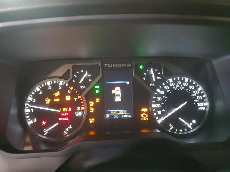 2025 TOYOTA TUNDRA SR5  