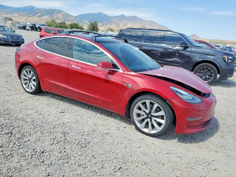 2018 TESLA MODEL 3   