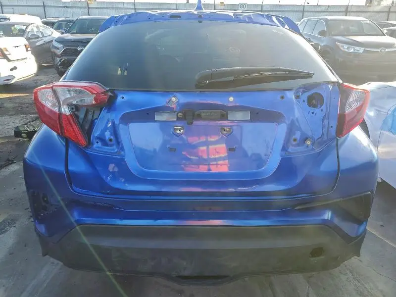 2019 TOYOTA C-HR XLE  