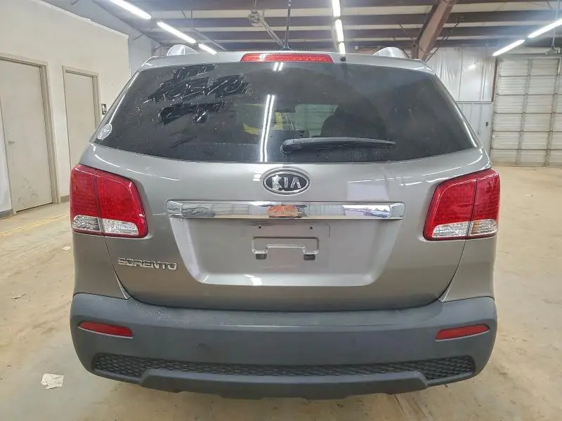 2013 KIA SORENTO LX  
