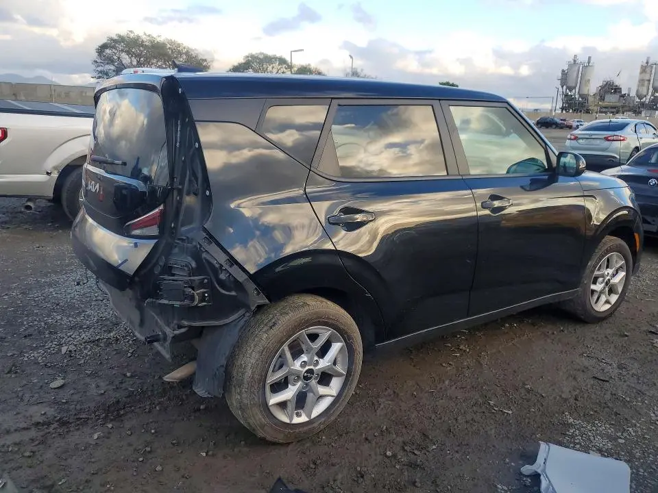 2023 KIA SOUL LX  