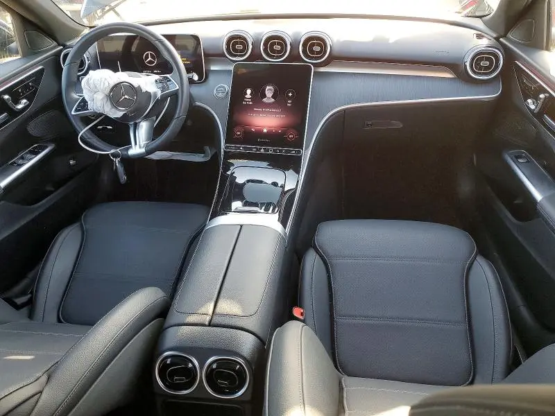2025 MERCEDES-BENZ C 300  