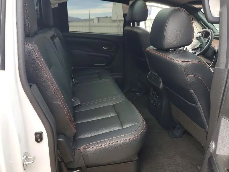 2024 NISSAN TITAN PRO-4X  
