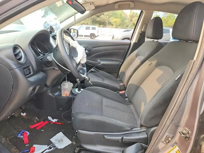 2019 NISSAN VERSA SV  