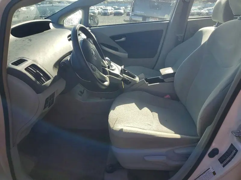 2010 TOYOTA PRIUS III  