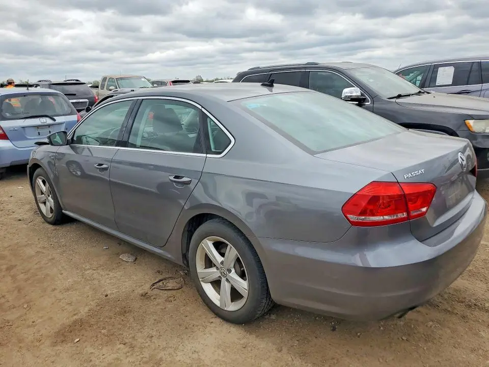 2015 VOLKSWAGEN PASSAT S  