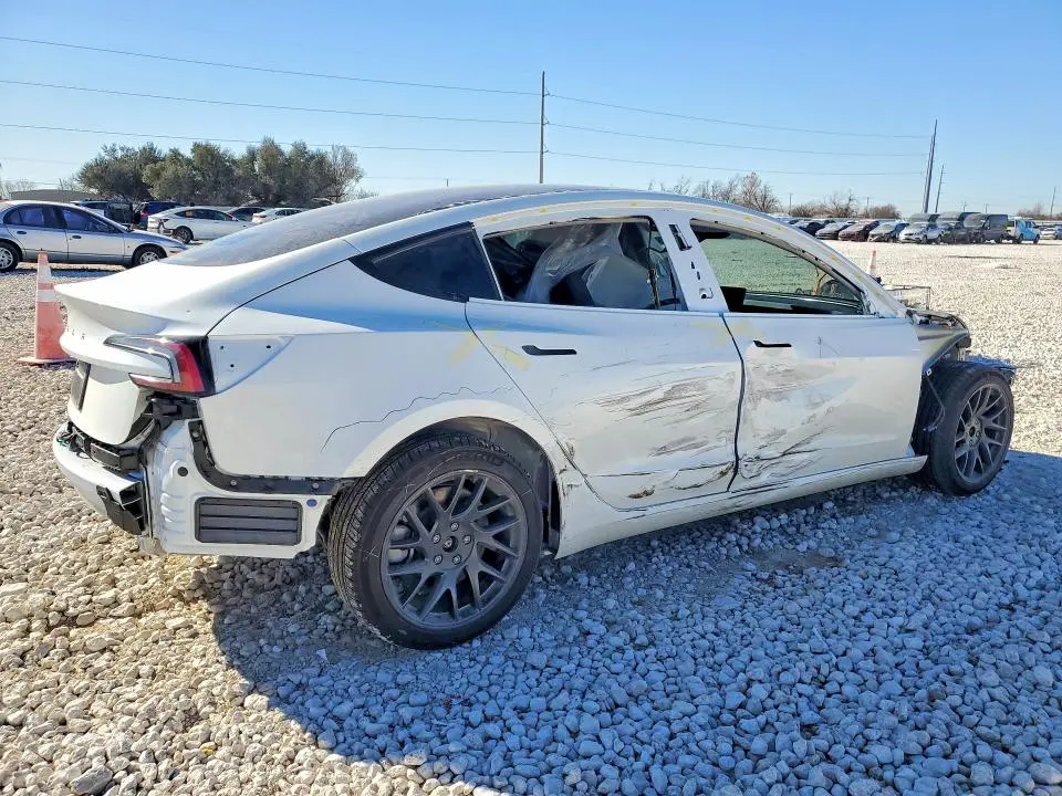 2026 TESLA MODEL 3   