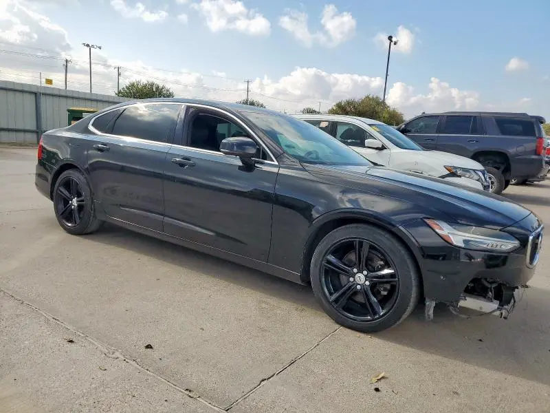 2018 VOLVO S90 T5 MOMENTUM  