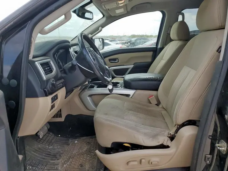 2017 NISSAN TITAN SV  