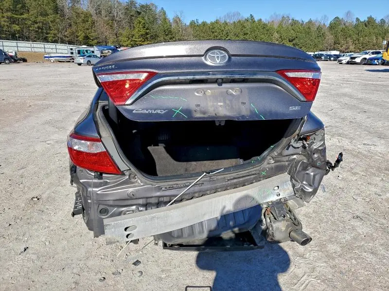 2016 TOYOTA CAMRY LE  