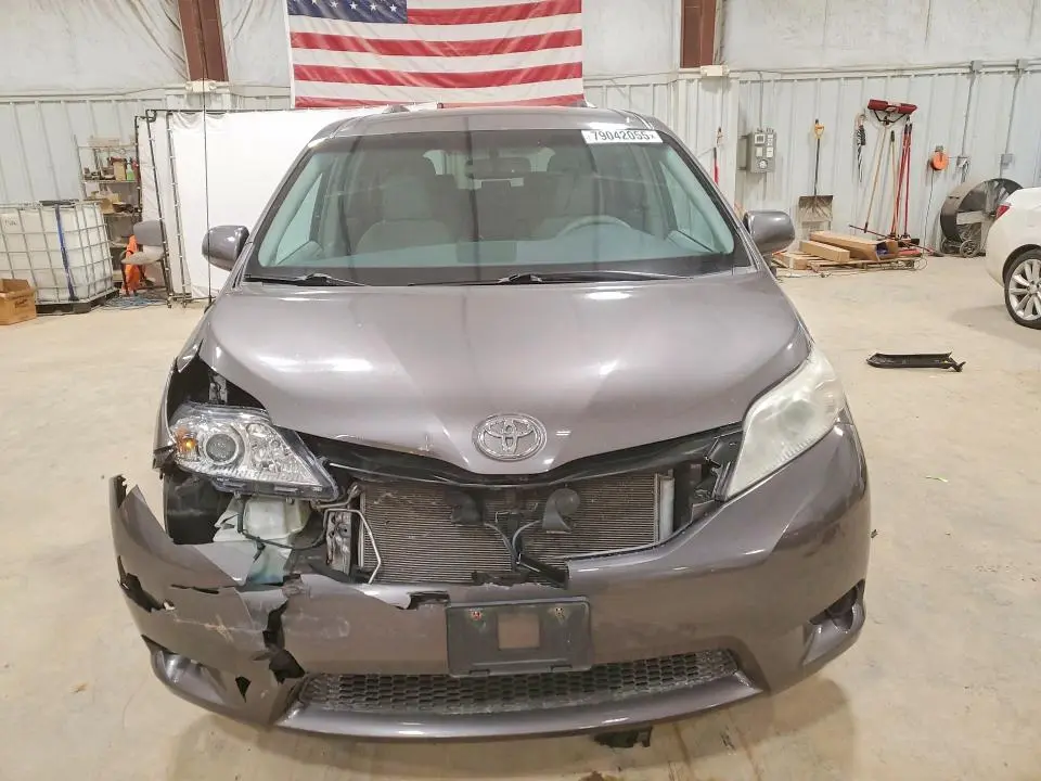 2012 TOYOTA SIENNA LE 8-PASSENGER  