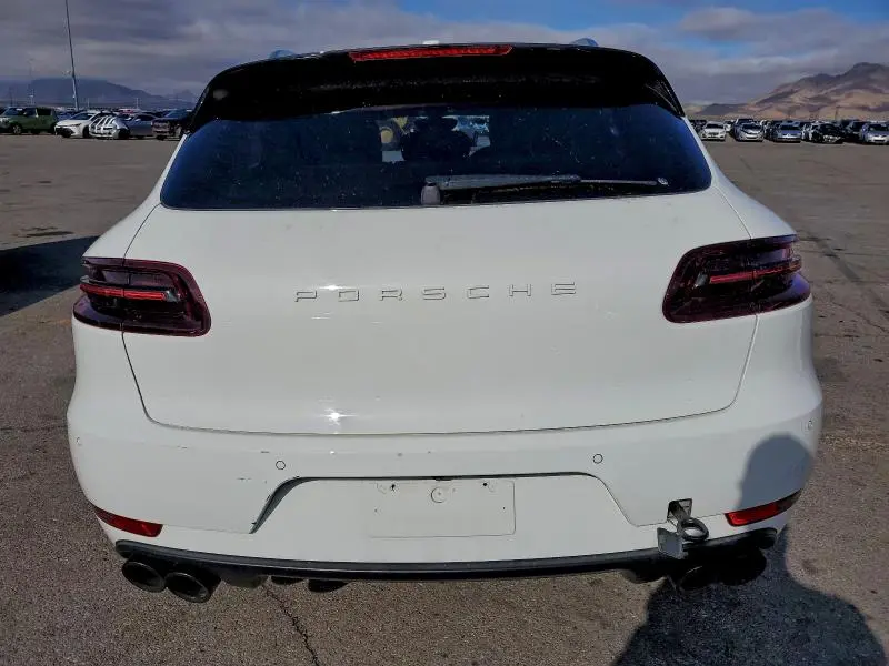 2018 PORSCHE MACAN GTS  