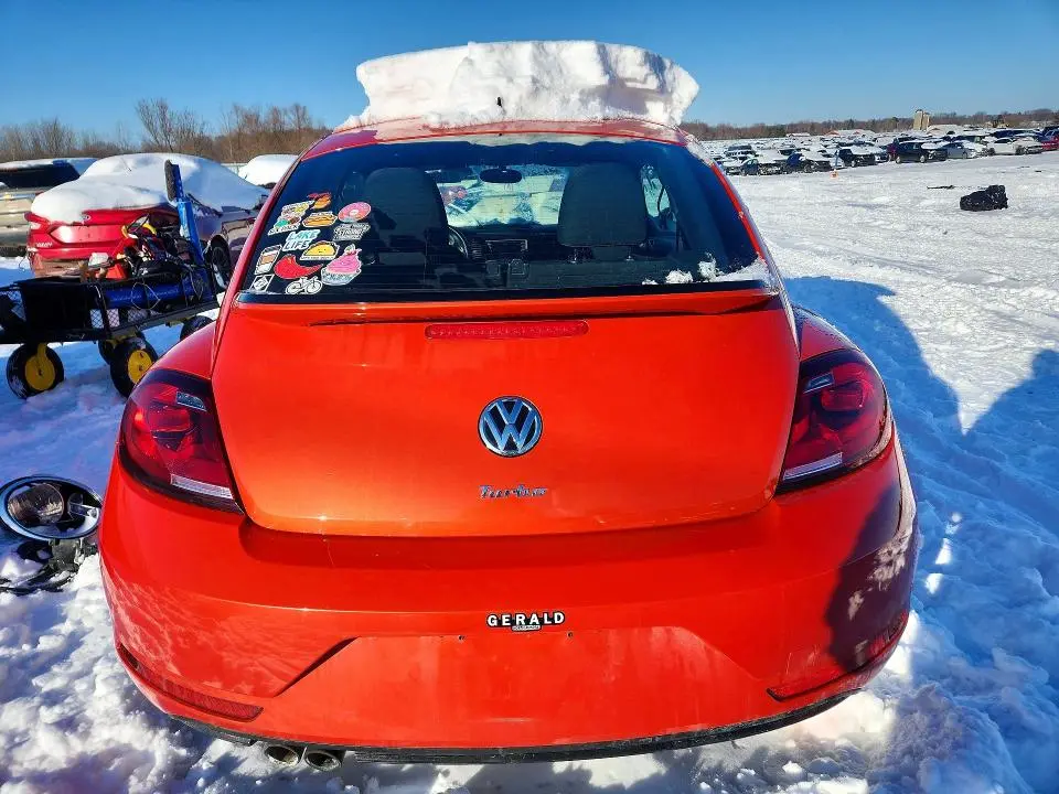 2019 VOLKSWAGEN BEETLE S  