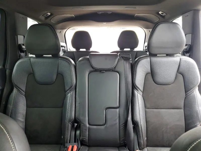 2017 VOLVO XC90 T8  