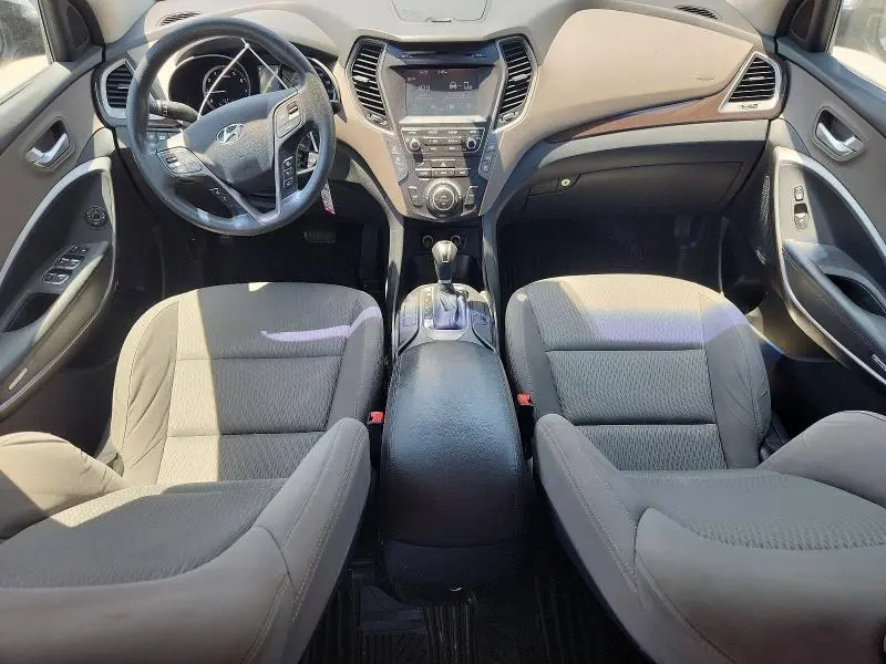 2018 HYUNDAI SANTA FE SE  