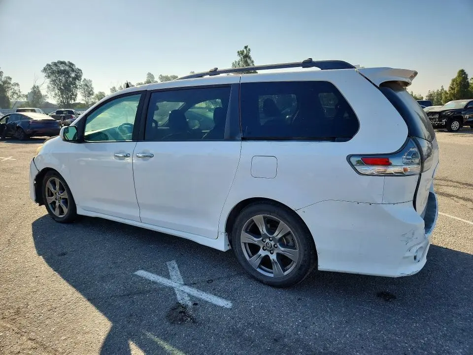 2019 TOYOTA SIENNA SE 8-PASSENGER  