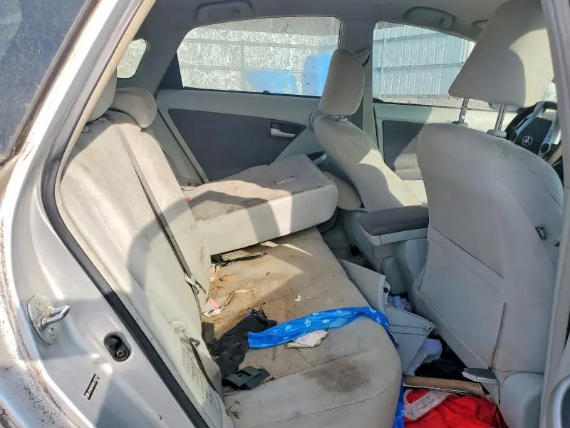 2010 TOYOTA PRIUS III  