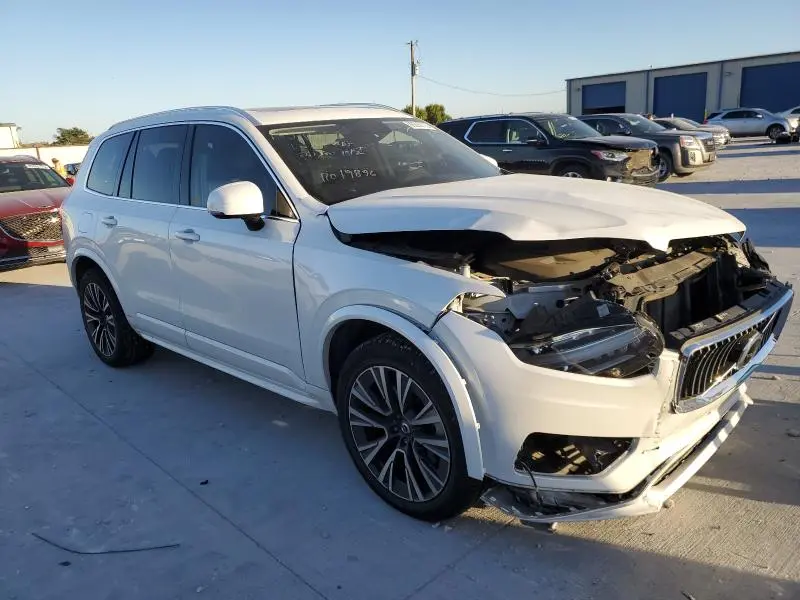2022 VOLVO XC90 T5 MOMENTUM  