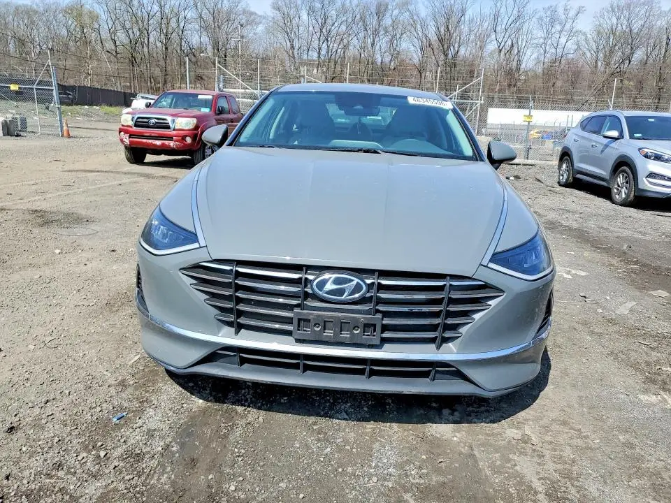 2021 HYUNDAI SONATA SE  