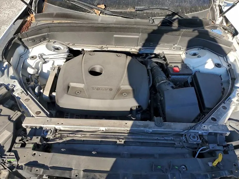 2019 VOLVO XC90 T6 MOMENTUM  