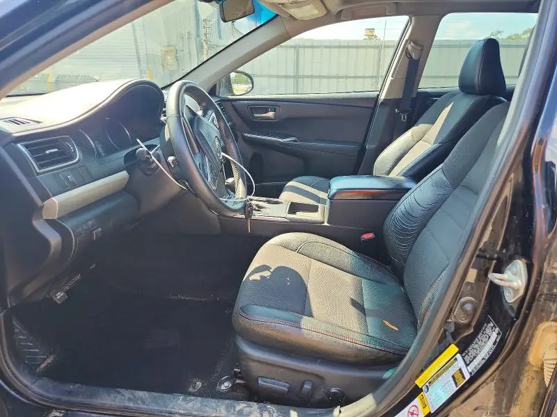 2017 TOYOTA CAMRY SE  