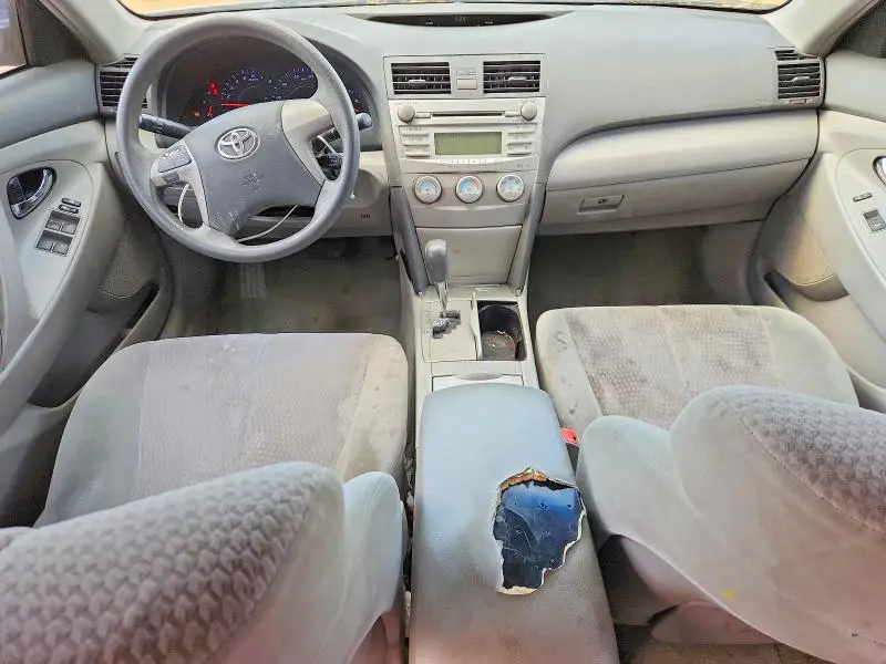 2011 TOYOTA CAMRY LE  