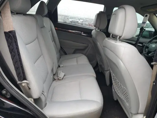 2011 KIA SORENTO BASE  