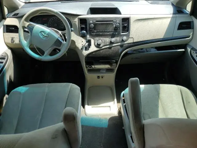 2011 TOYOTA SIENNA   
