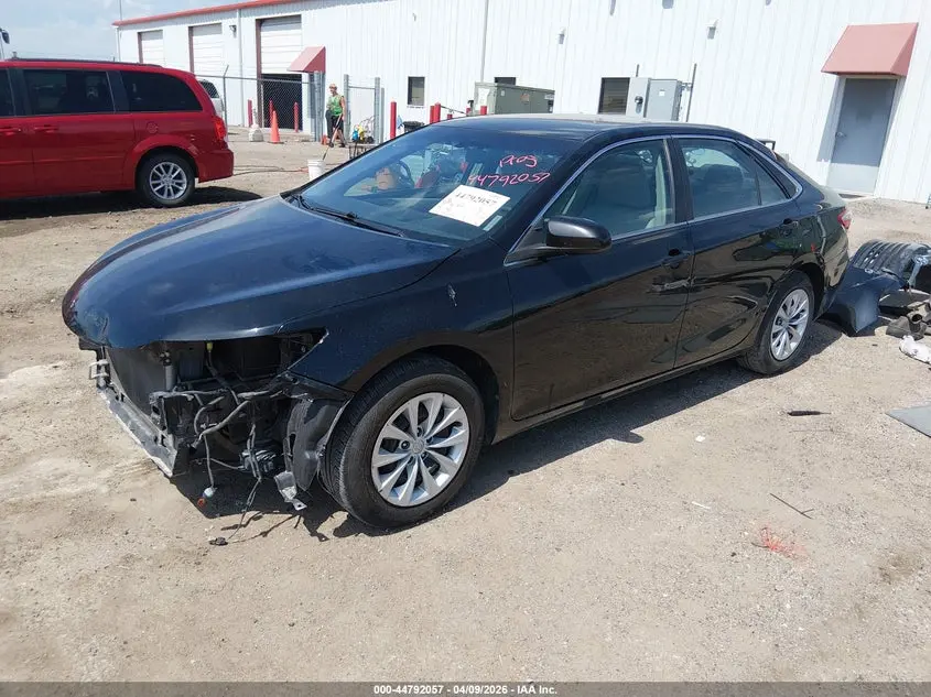 2017 TOYOTA CAMRY LE