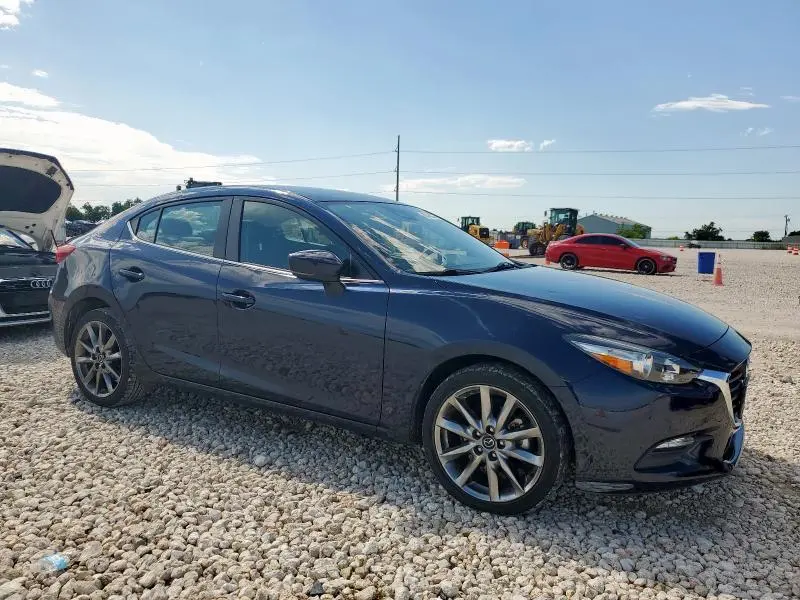 2018 MAZDA 3 TOURING  
