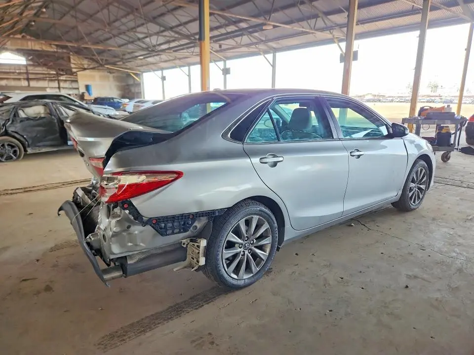 2016 TOYOTA CAMRY XLE  