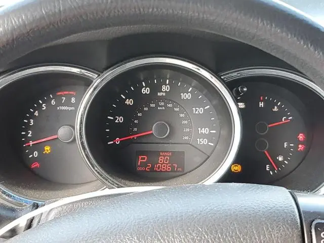 2011 KIA SORENTO BASE  