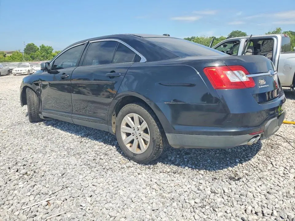 2010 FORD TAURUS SE  