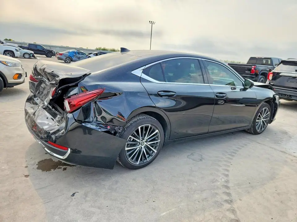 2025 LEXUS ES 300H BASE  