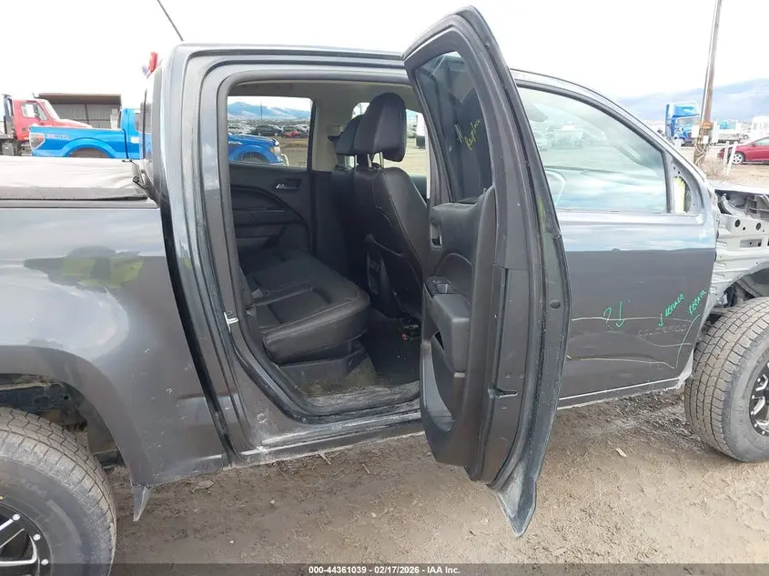 2017 CHEVROLET COLORADO LT