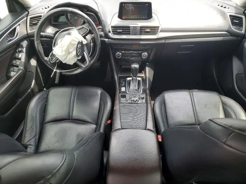 2018 MAZDA 3 TOURING  