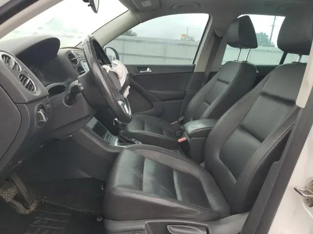 2013 VOLKSWAGEN TIGUAN S  