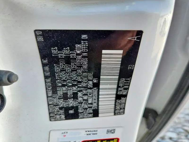2011 TOYOTA SIENNA LE  