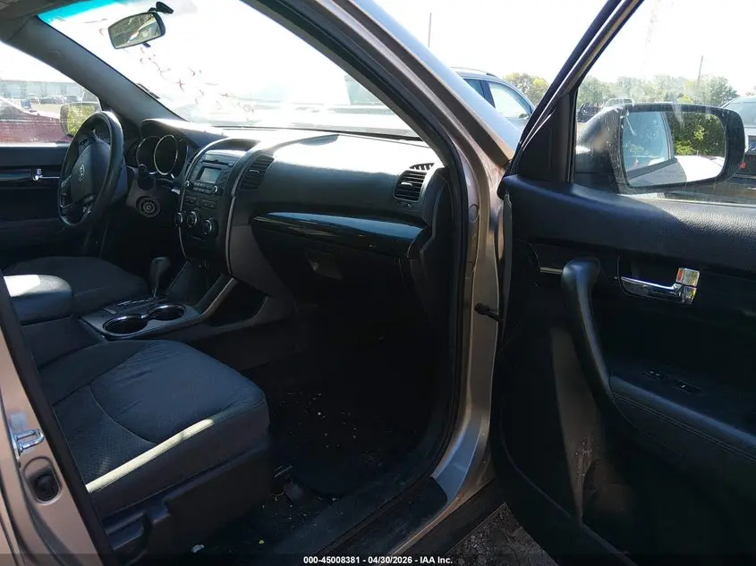 2013 KIA SORENTO LX