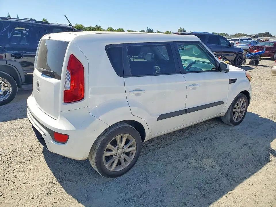 2013 KIA SOUL +  