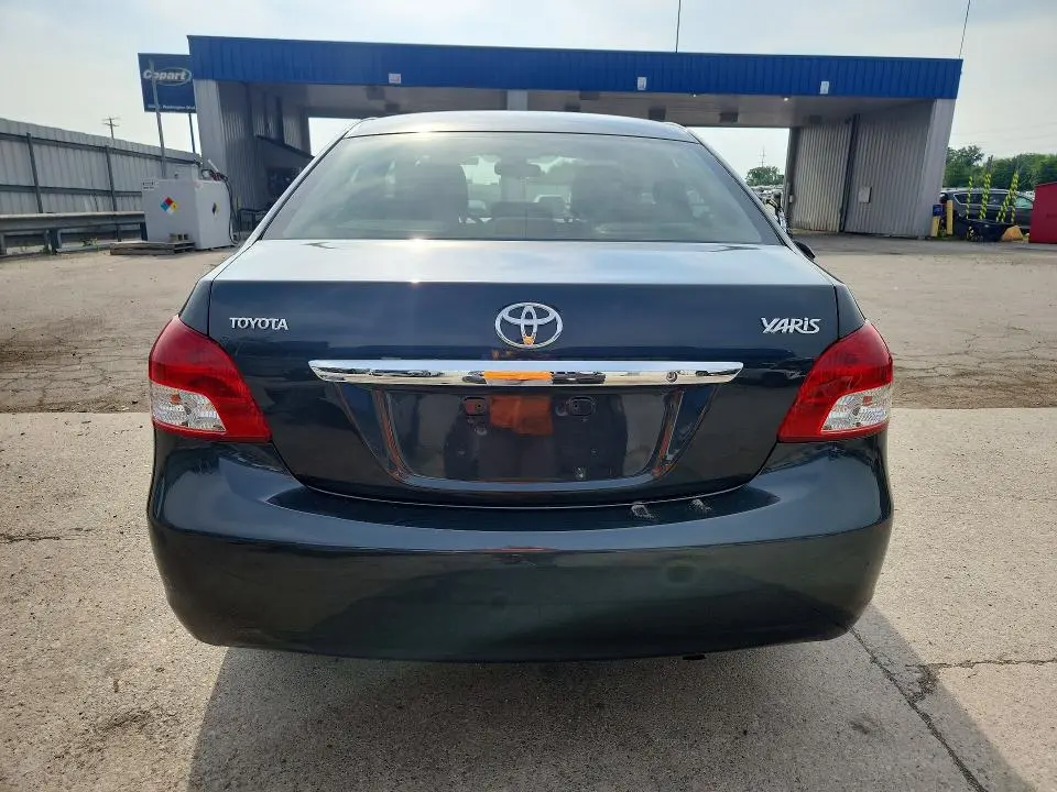 2010 TOYOTA YARIS BASE  