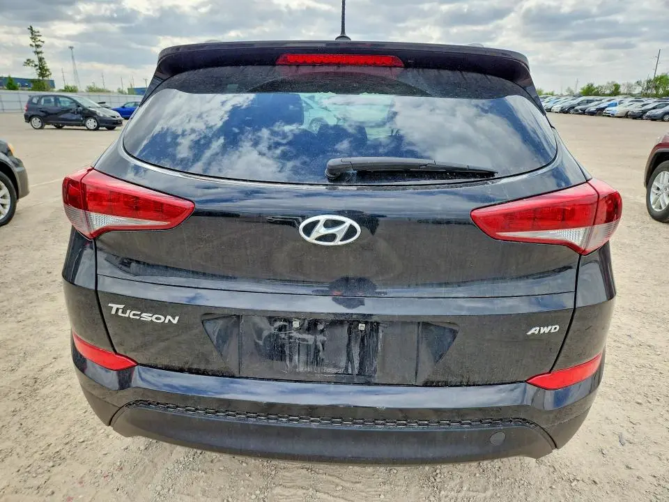 2016 HYUNDAI TUCSON SE  