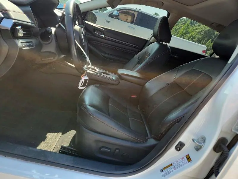 2022 NISSAN ALTIMA SR  