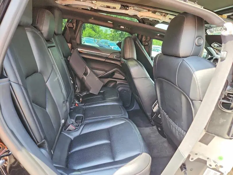 2017 PORSCHE CAYENNE   